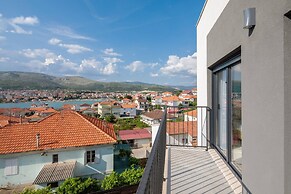 Villa Salt - 8 2 Heated Pool Trogir Near Beach