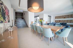 Sea View 6 Bedroom Villa With a Heated Pool