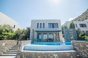 Sea View 6 Bedroom Villa With a Heated Pool
