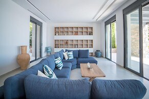 Sea View 6 Bedroom Villa With a Heated Pool