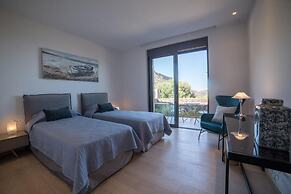 Sea View 6 Bedroom Villa With a Heated Pool