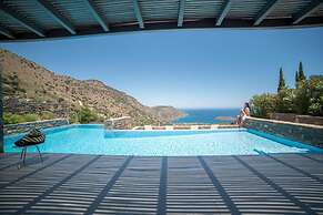 Sea View 6 Bedroom Villa With a Heated Pool