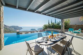 Sea View 6 Bedroom Villa With a Heated Pool