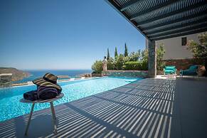 Sea View 6 Bedroom Villa With a Heated Pool