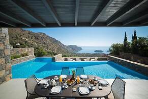 Sea View 6 Bedroom Villa With a Heated Pool