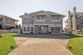 Blount Cottage 5 Bedroom Home by RedAwning