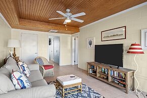 Blount Cottage 5 Bedroom Home by RedAwning