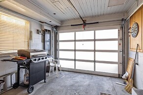 Blount Cottage 5 Bedroom Home by RedAwning