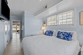 Blount Cottage 5 Bedroom Home by RedAwning