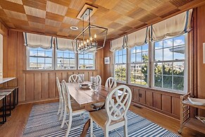 Blount Cottage 5 Bedroom Home by RedAwning