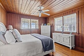 Blount Cottage 5 Bedroom Home by RedAwning