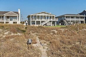 Blount Cottage 5 Bedroom Home by RedAwning