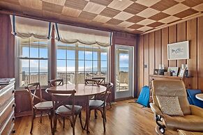 Blount Cottage 5 Bedroom Home by RedAwning