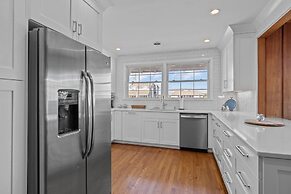 Blount Cottage 5 Bedroom Home by RedAwning