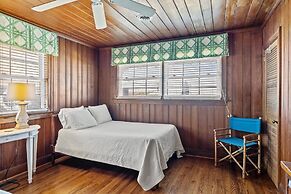 Blount Cottage 5 Bedroom Home by RedAwning