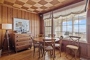 Blount Cottage 5 Bedroom Home by RedAwning