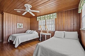 Blount Cottage 5 Bedroom Home by RedAwning