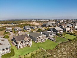 Blount Cottage 5 Bedroom Home by RedAwning