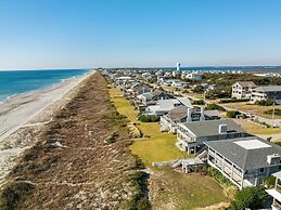 Blount Cottage 5 Bedroom Home by RedAwning