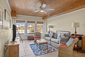 Blount Cottage 5 Bedroom Home by RedAwning