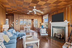 Blount Cottage 5 Bedroom Home by RedAwning