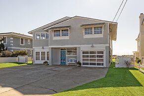 Blount Cottage 5 Bedroom Home by RedAwning