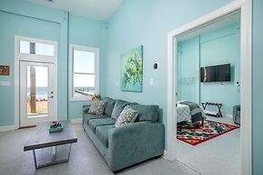 Straits Serenity 3 Bedroom Home by RedAwning