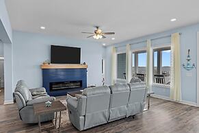 Straits Serenity 3 Bedroom Home by RedAwning