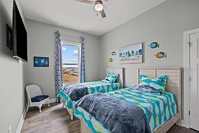 Straits Serenity 3 Bedroom Home by RedAwning