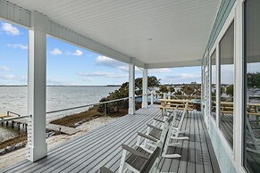 Straits Serenity 3 Bedroom Home by RedAwning