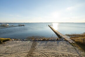 Straits Serenity 3 Bedroom Home by RedAwning