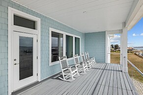 Straits Serenity 3 Bedroom Home by RedAwning