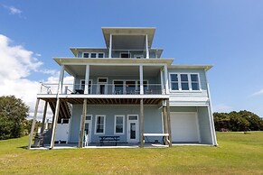 Straits Serenity 3 Bedroom Home by RedAwning