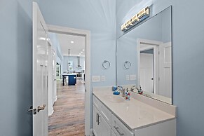 Straits Serenity 3 Bedroom Home by RedAwning