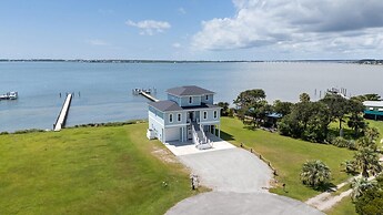 Straits Serenity 3 Bedroom Home by RedAwning