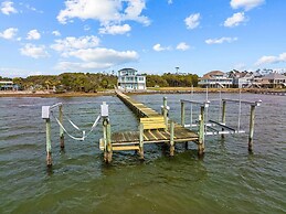 Straits Serenity 3 Bedroom Home by RedAwning