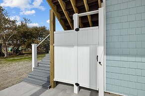 Straits Serenity 3 Bedroom Home by RedAwning