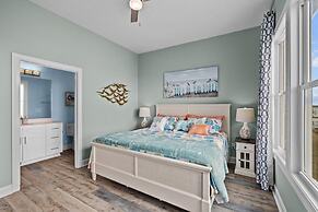 Straits Serenity 3 Bedroom Home by RedAwning