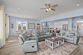 Straits Serenity 3 Bedroom Home by RedAwning