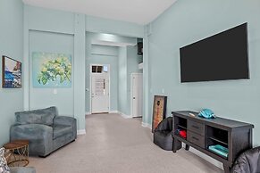 Straits Serenity 3 Bedroom Home by RedAwning