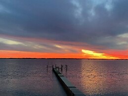 Straits Serenity 3 Bedroom Home by RedAwning