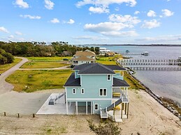 Straits Serenity 3 Bedroom Home by RedAwning