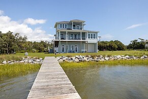 Straits Serenity 3 Bedroom Home by RedAwning