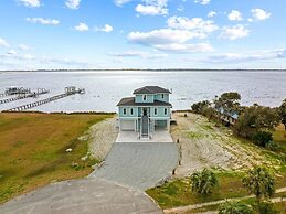 Straits Serenity 3 Bedroom Home by RedAwning