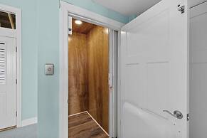 Straits Serenity 3 Bedroom Home by RedAwning