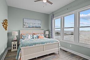 Straits Serenity 3 Bedroom Home by RedAwning