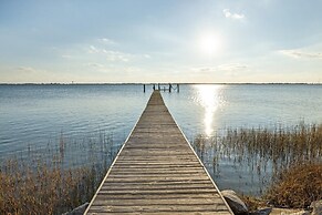 Straits Serenity 3 Bedroom Home by RedAwning