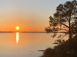 Straits Serenity 3 Bedroom Home by RedAwning