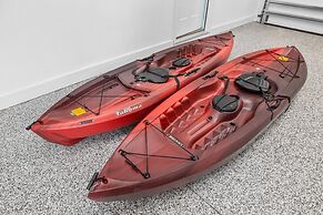 Straits Serenity 3 Bedroom Home by RedAwning