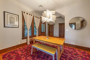 Historic Roe Parker 1 Bedroom Home by RedAwning